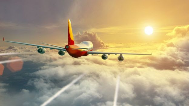 Derechos de autor de la imagen GETTY / Image caption /El aire de las turbinas contiene vapor de agua, pero también contiene dióxido de carbono, óxidos de azufre y nitrógeno, hollín y partículas metálicas.