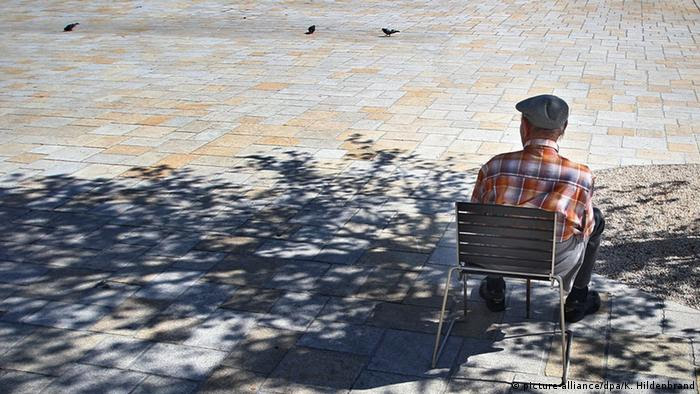 Deutschland Symbolbild Hartz IV Armut Altersarmut (picture-alliance/dpa/K. Hildenbrand) Deutschland Symbolbild Hartz IV Armut Altersarmut (picture-alliance/dpa/K. Hildenbrand)