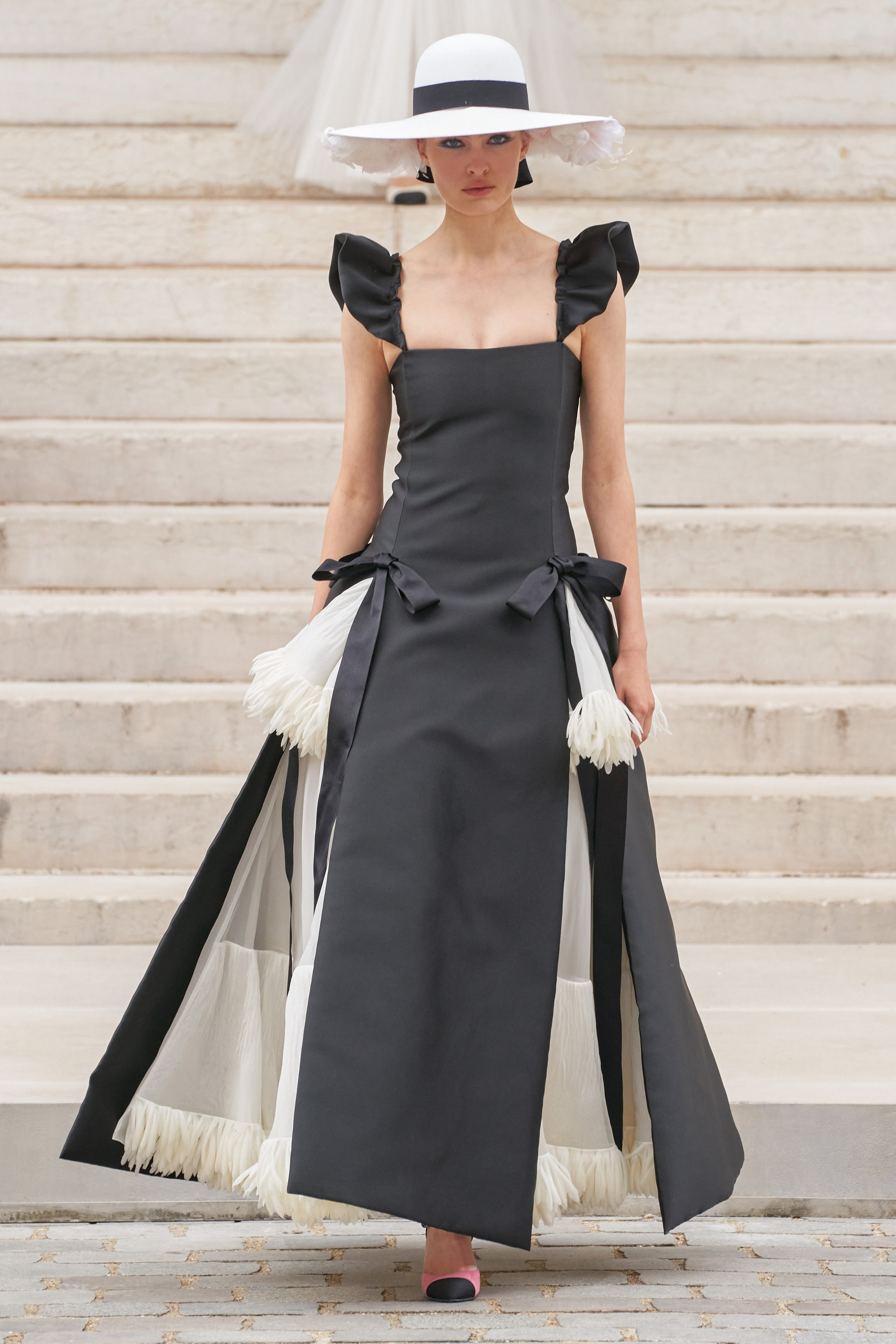 Chanel explora la polidrica figura de la mujer en su nueva coleccin de Alta Costura