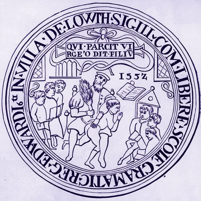 El sello escolar de 1552 de Louth Grammar School en Inglaterra llevaba el lema "Escatime la vara y malcrie al niño".