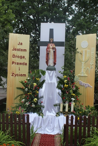 Boże Ciało 2016 – cztery ołtarze – Parafia Matki Bożej Królowej Polski