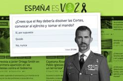 Una web vinculada a Vox pregunta si "el rey debería disolver las Cortes, convocar al Ejército y tomar el mando"