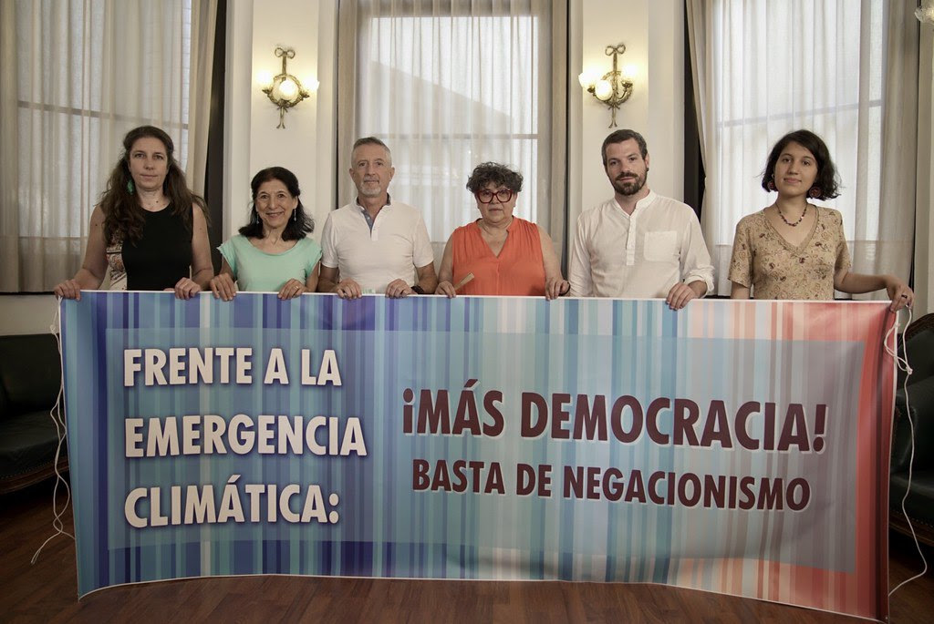 El movimiento climático
se une frente al negacionismo
y pide más democracia ante la
emergencia climática