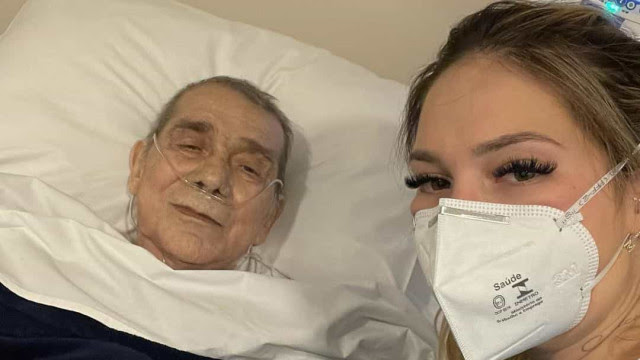 Virginia Fonseca visita pai, internado com bactéria no pulmão