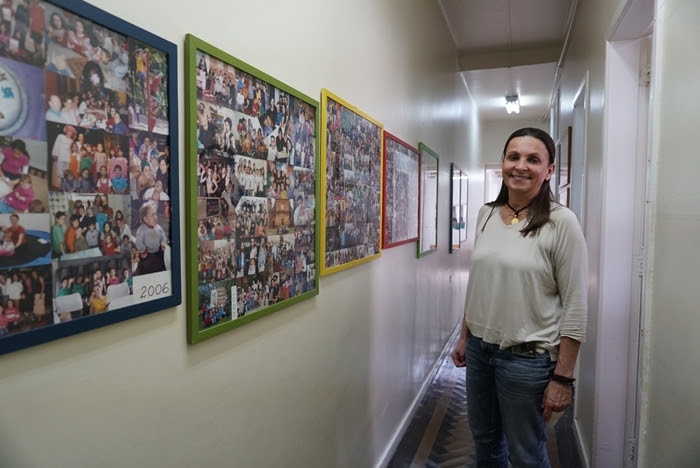 Na Escola de Educação Infantil e Ensino Fundamental Centro Integrado de Desenvolvimento, de Porto Alegre, a Filosofia faz parte do currícu lo e os alunos aprendem a se comunicar por Libras, mesmo quando não há estudantes surdos nas turmas. “A escola deve ser um espaço de representatividade da sociedade”, diz a diretora Cheila Schröer Imagem