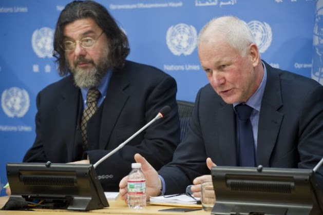 Ǻke Sellström (right), head of the UN technical mission to investigate the possible use of chemical weapons in Syria, briefs journalists on the work of the mission on Dec. 13, 2013. At his side is investigation team leader Maurizio Barbeschi from the World Health Organisation (WHO). Credit: UN Photo/Amanda Voisard