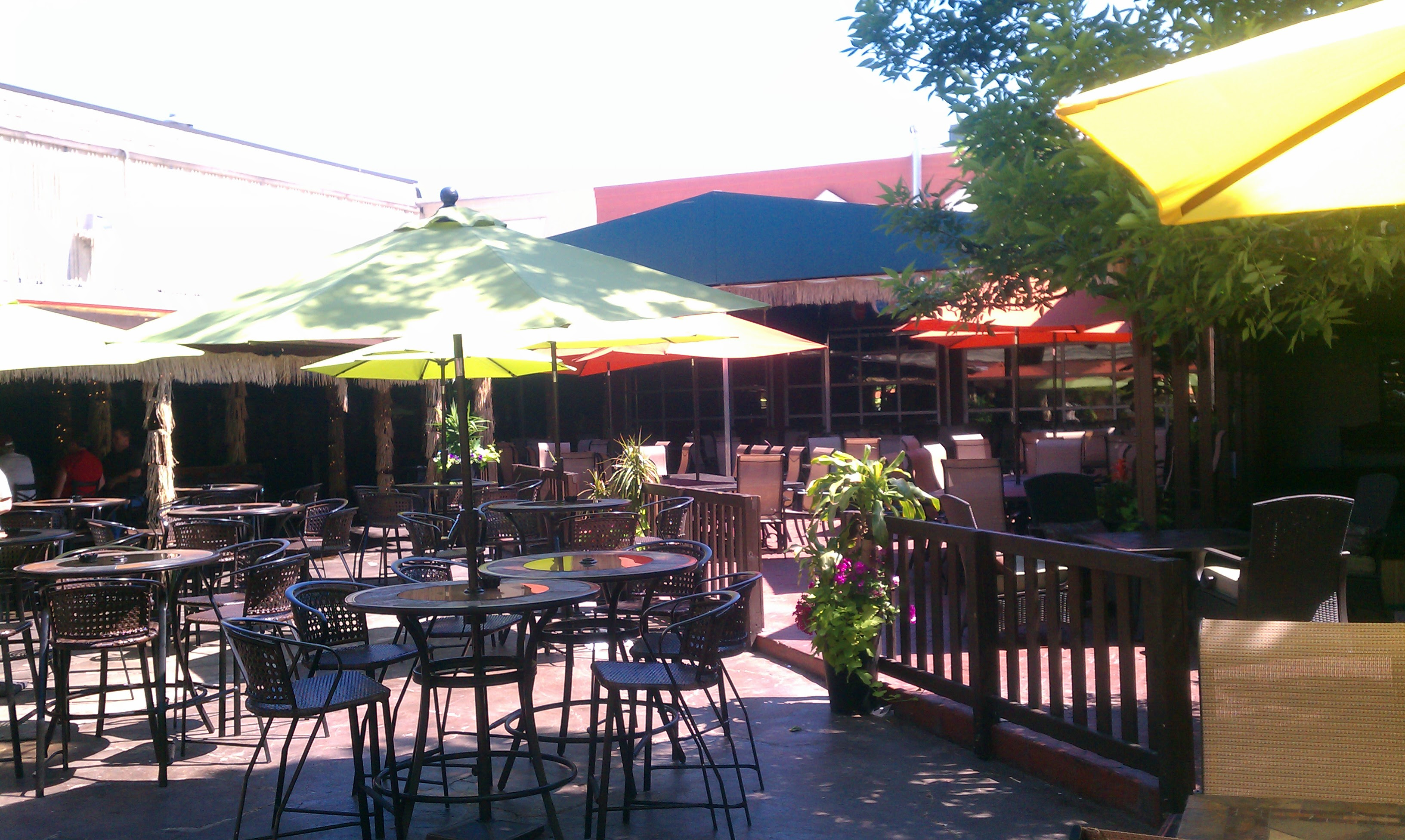 Beer_garden.jpg Beer_garden.jpg