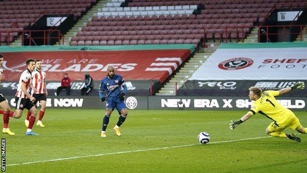 Alexandre Lacazette scores for Arsenal at Sheffield United