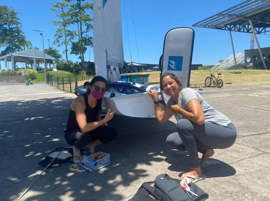 Novo barco das atletas Fernanda Oliveira e Ana Barbachan para a disputa dos Jogos Olímpicos de Tóquio é batizado no Rio de Janeiro