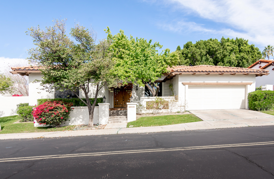 3134 E Claremont Ave, Phoenix, AZ 85016. Wholesale listing in a GUARD-GATED BILTMORE GREENS COMMUNITY!