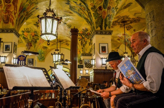 La Hofbräuhaus, un templo en Múnich. /@alinagenesio