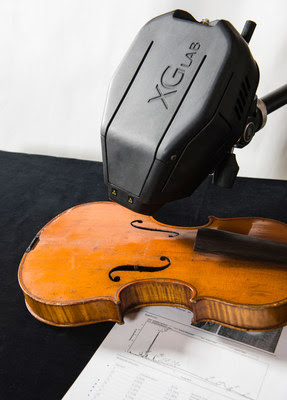 ELIO XRF analyzer used to investigate a Stradivari violin