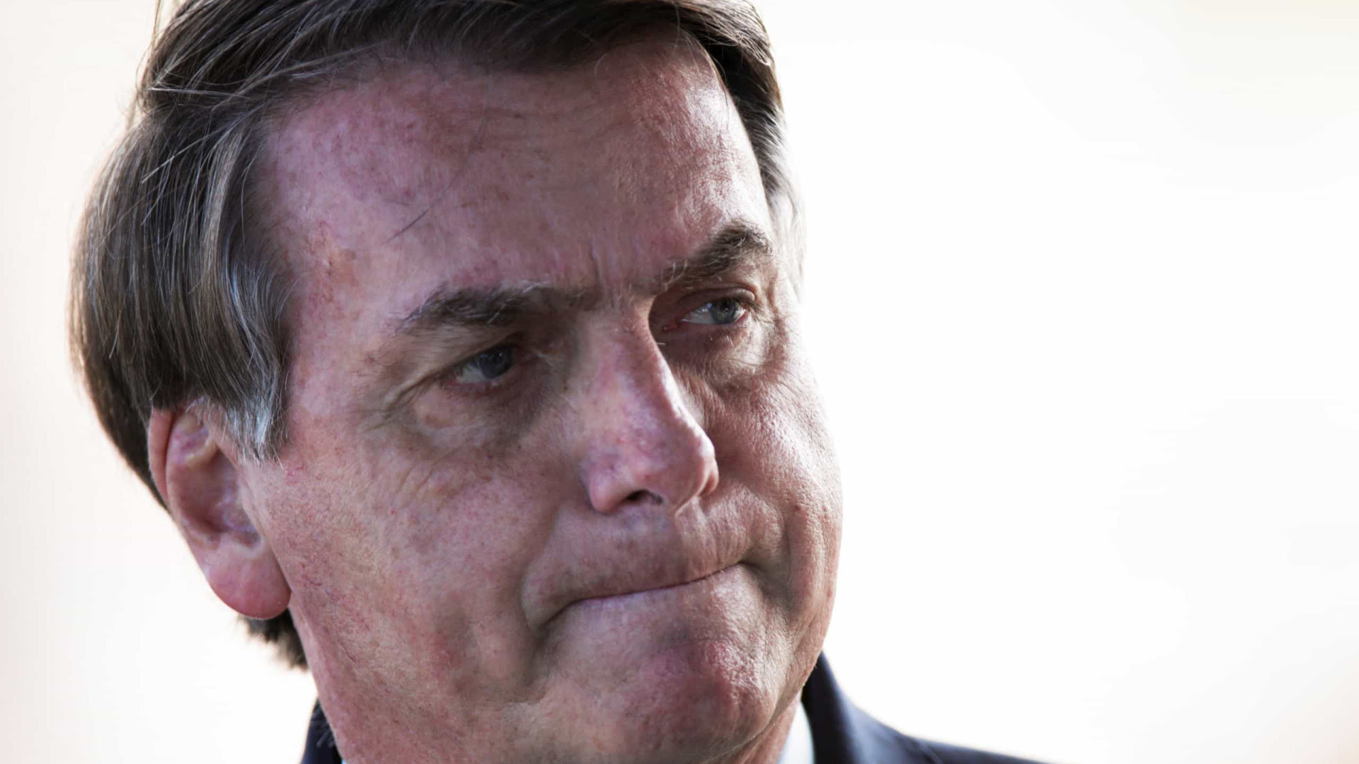 Bolsonaro pede desculpas por compartilhar Fake News