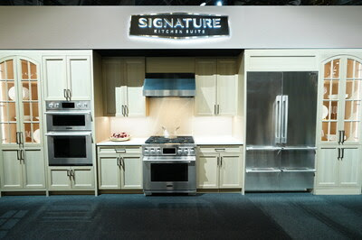 SIGNATURE KITCHEN SUITE 30-inch Combi Wall Oven, 36-inch Gas Pro Range and 48-inch French-Door Refrigerator at KBIS 2023 Presented by LG Electronics.