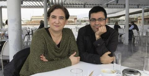 Ada Colau y Gerardo Pisarello, durante su visita a Atenas. - EFE