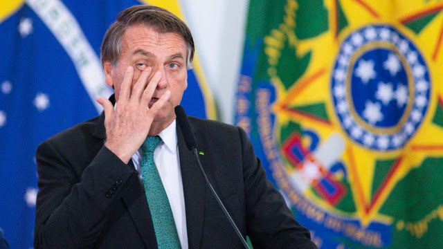 Bolsonaro deve sancionar piso dos enfermeiros, mas sem reajuste automático