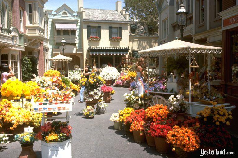 http://www.yesterland.com/images-mainstreet/flowermart_1977caswell.jpg