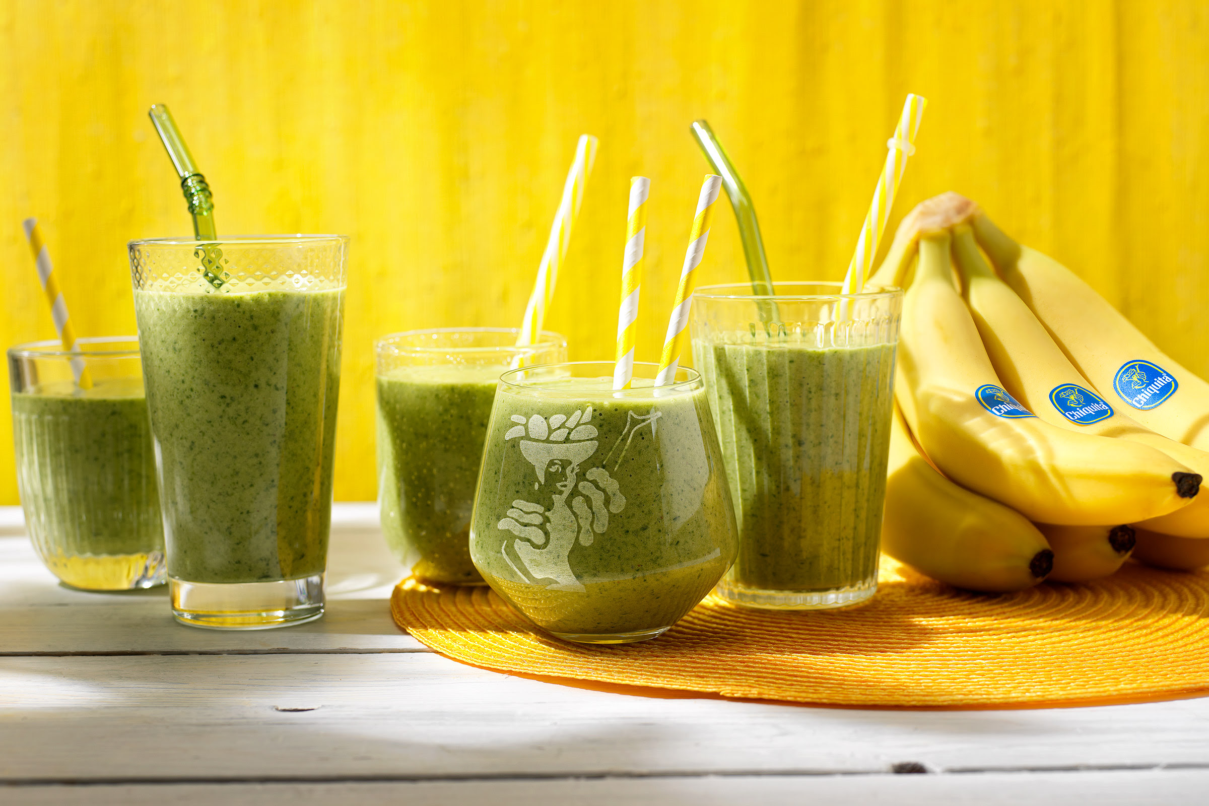 Healthy-spinach-Chiquita-banana-smoothie (1).jpg