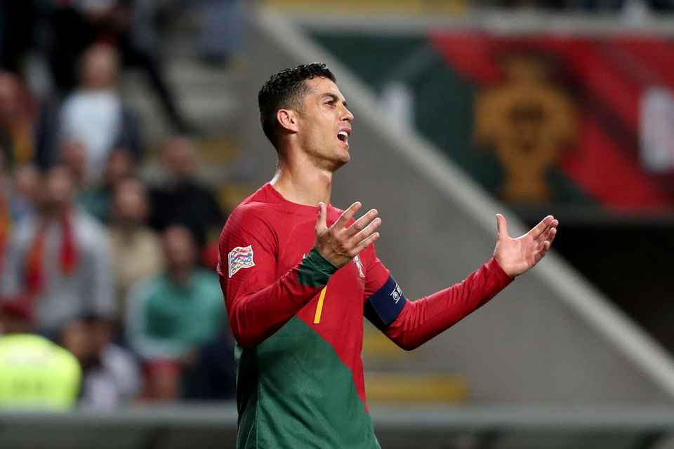 بالفيديو: رونالدو يشعل غضب جماهير البرتغال بعد الخسارة أمام إسبانيا