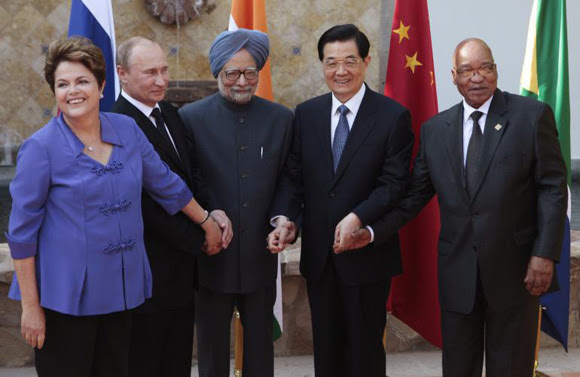 De izquierda a derecha, Dilma Rousseff, Vladimir Putin, Manmohan Singh, Hu Jintao y Jacob Zuma, líderes de Brasil, Rusia, India, China y Sudáfrica . Foto: Reuters.