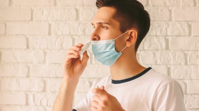 Spray nasal mata 99,99% do coronavírus, revela um novo estudo