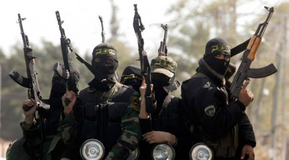 Después de las invasiones de Afganistán e Iraq, vimos un cambio de enfoque, con las grandes potencias enlistando fanáticos sectarios contra los estados independientes de la región.