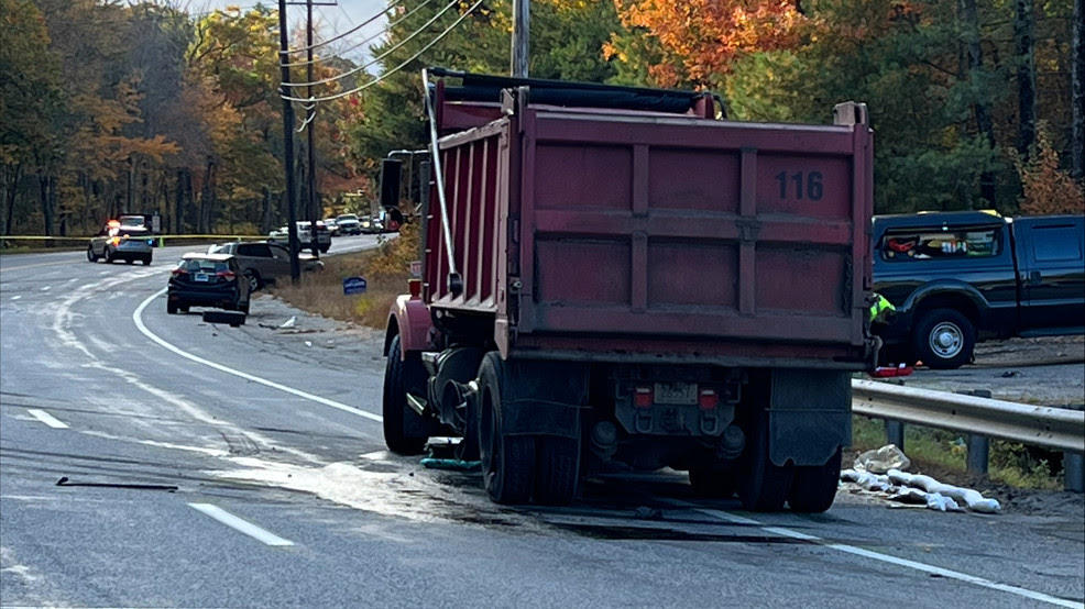 4 hurt in crash involving dump truck, 2 cars in Glocester