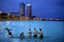 ¿Hoteles sin bufé y más terrazas? La esperanza del sector turístico en Barcelona para evitar un verano en blanco
