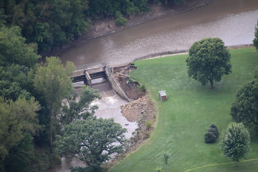 Photo of embankment erosion at the Hillsboro Dam in Vernon County, Wisconsin after a 2018 flood event.