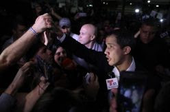 Guaidó regresa de su gira como símbolo político para la oposición, pero con cada vez menos poder en Venezuela