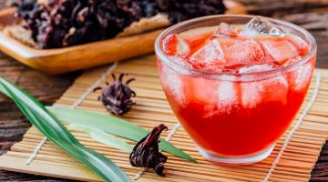 Ideas de infusiones frías de verano, hidratantes y saludables