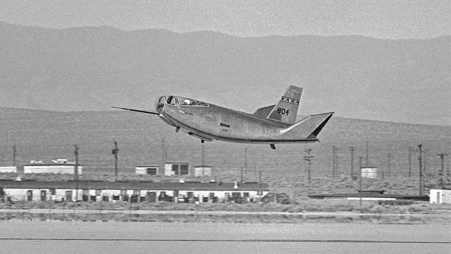 HL-10