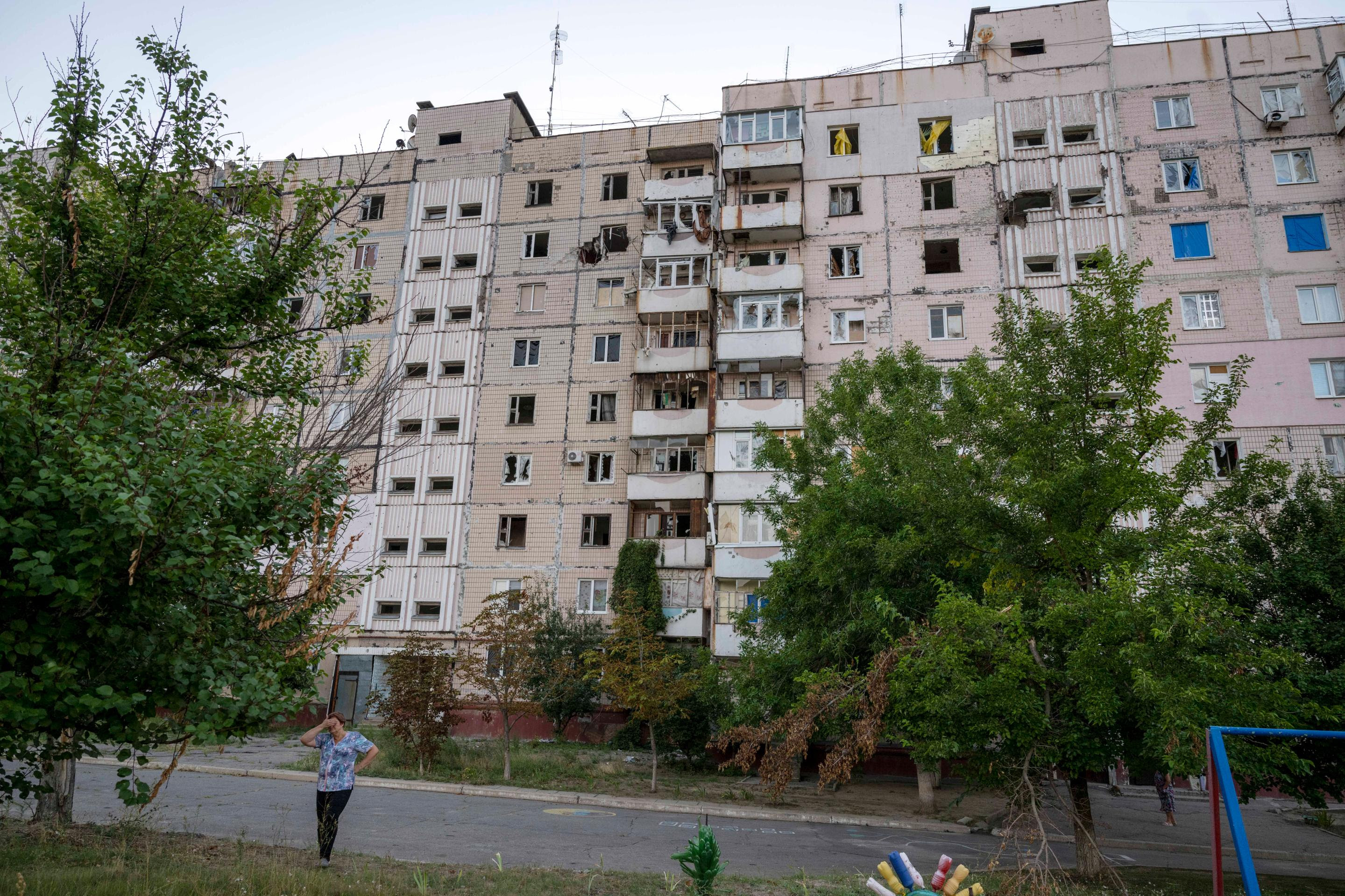 A shelled block of flats in Stepnohirsk