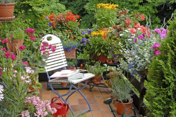 Balcony flower garden