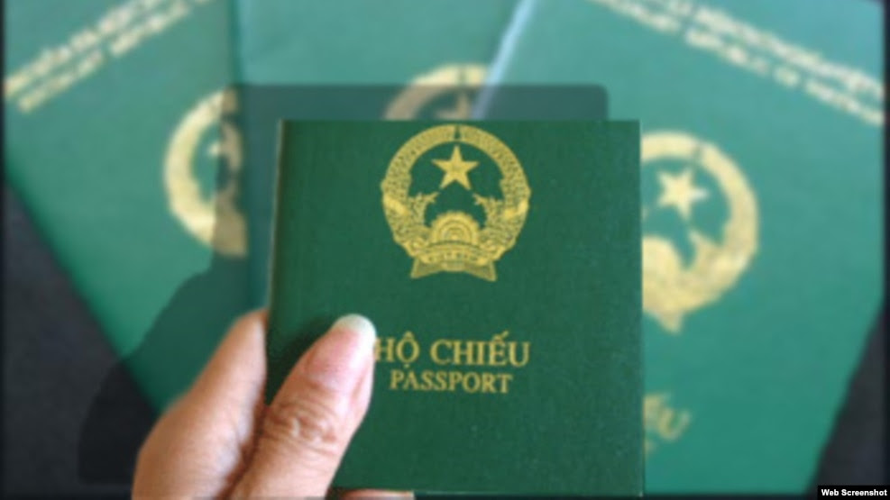 Theo bảng xếp hạng của Diễn đàn Kinh tế Thế giới, hộ chiếu Việt Nam chỉ hơn hộ chiếu 2 nước trong khu vực là Lào (đứng thứ 81) và Myanmar (84).