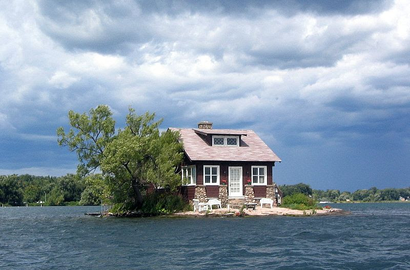 http://twistedsifter.com/2013/05/just-room-enough-island-thousand-islands/