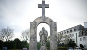 French “Free Thinkers” who denounced Christian cross now plead for Islamic mosque