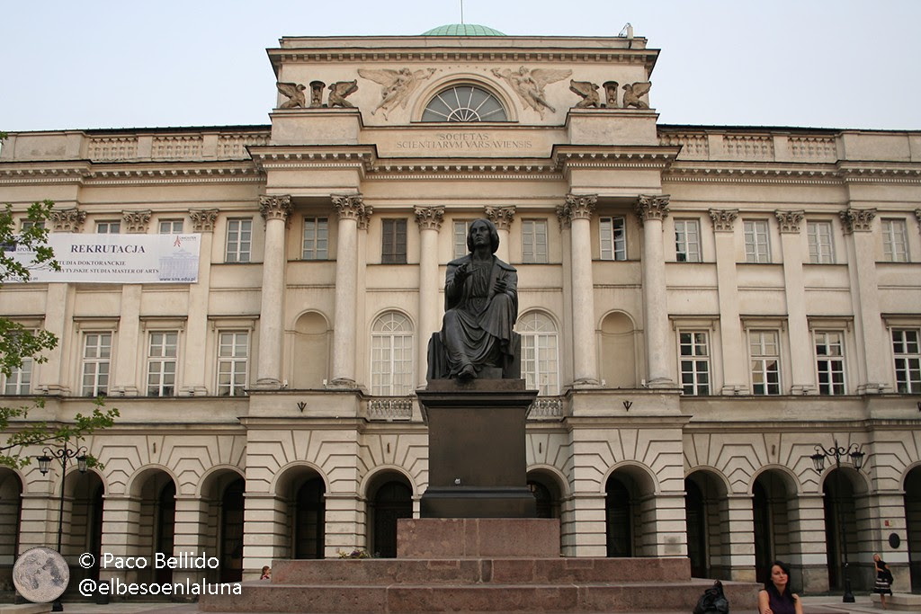 Copérnico frente a la Academia Polaca de las Ciencias en Varsovia. Foto: © Paco Bellido