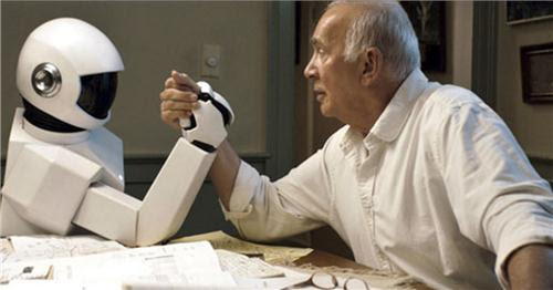 Robot chăm người già là một trong những phát minh tuyệt vời giúp đảm bảo an toàn và thoải mái cho những người cao tuổi. Hình ảnh về robot đang chăm sóc, giúp đỡ người già sẽ đem lại cảm giác yên tâm và an tâm cho gia đình, đồng thời gợi lên tình cảm nồng nàn và sự đoàn kết.