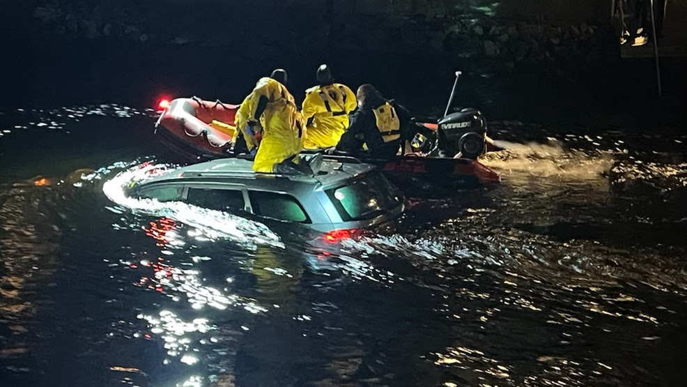  Westerly firefighters rescue man from car in Pawcatuck River