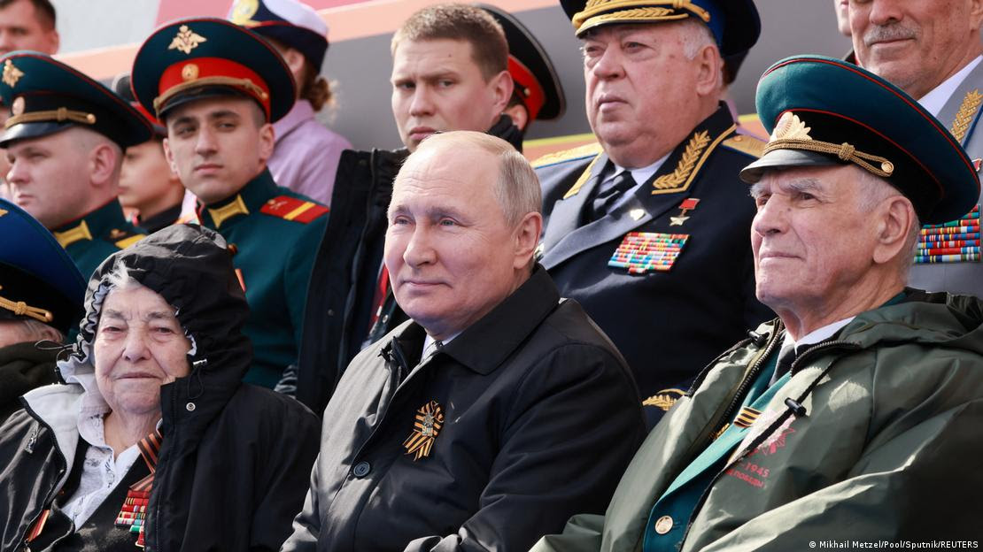 Vladimir Putin durante a parada militar do Dia da Vitória na Praça Vermelha, em 9 de maio de 2022