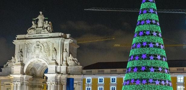 Árvore de Natal na Praça do Comércio, em Lisboa