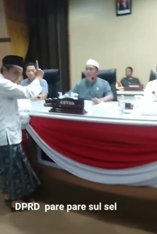 Parepare District representative council receives Muslim demonstrators on Oct. 6, 2023 in Indonesia. (Morning Star News screenshot from Facebook video)