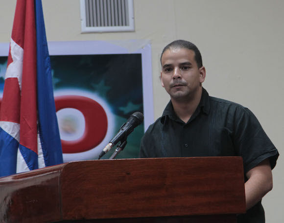 Conferencia de prensa de la delegación cubana que asiste a los Foros paralelos de la Cumbre de las Américas, en Panamá. Foto: Ismael Francisco/ Cubadebate