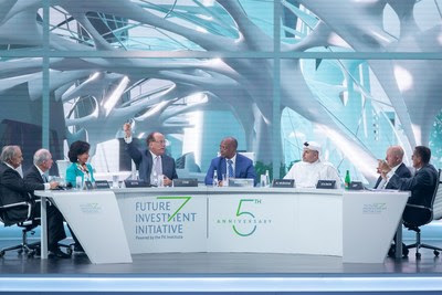 Left to Right: Ray Dalio, Stephen A. Schwarzman, Ana Patricia Botin, Larry Fink, Dr. Patrice Motsepe, HE Khaldoon Khalifa Al Mubarak, David M. Solomon and Richard Quest