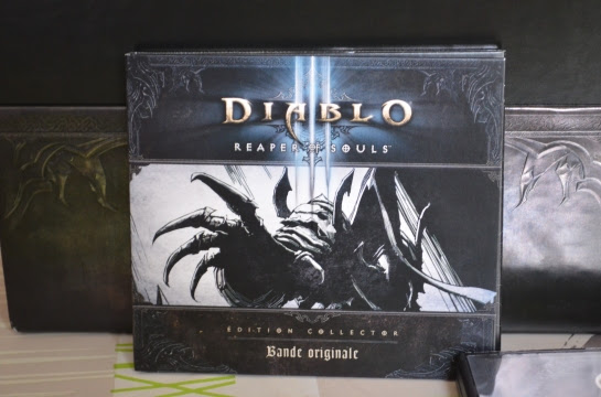 Diablo 3 Reaper of Soul Edition Collector Unboxing / Le livre de Cain / Le livre de Tyraël. (6/6)