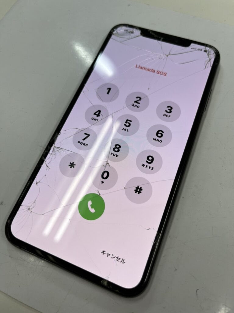 iPhone11　画面割れ　画像