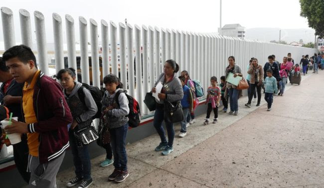 Illegal Immigrant Families Surge over Border at
Record Levels