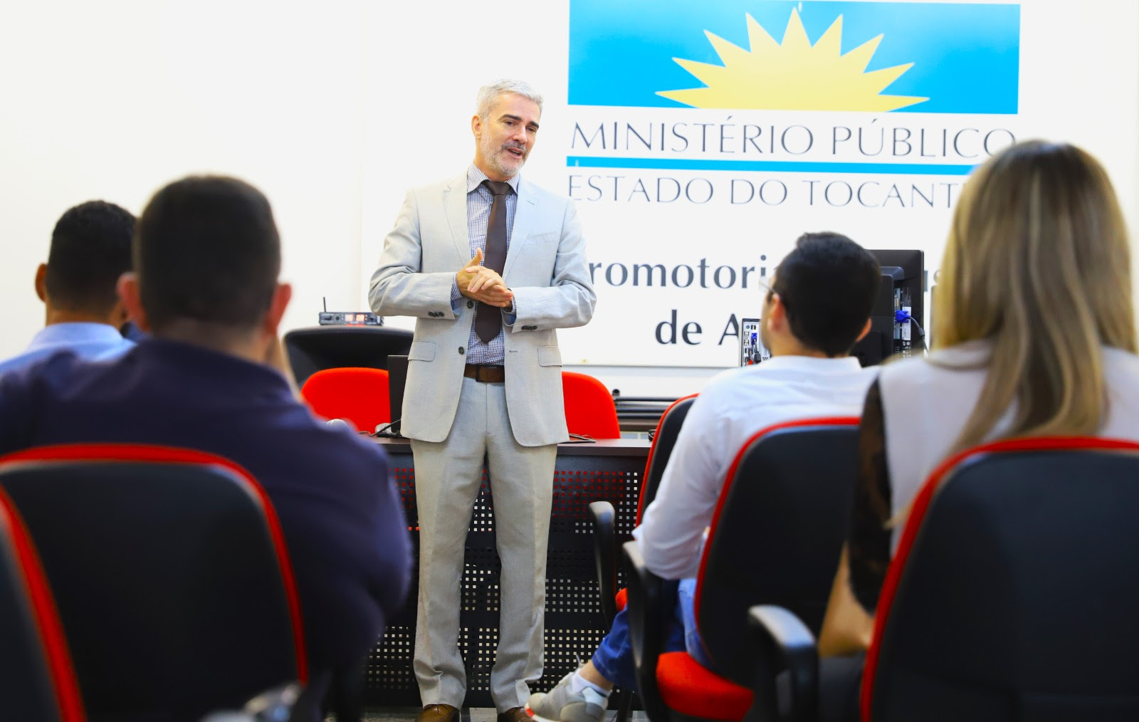 “Quem conhece a escala dos decibéis e a forma como ela é calculada sabe que o aumento de dois, três ou quatro pontos é muito considerável”, disse o promotor Airton Amilcar