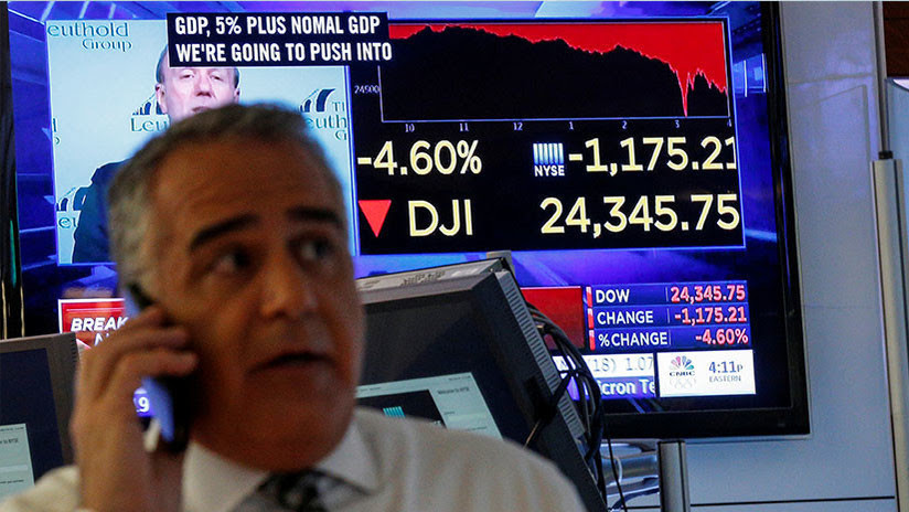 El Dow Jones pierde más de 400 puntos tras el anuncio de la Fed del aumento de la tasa de interés